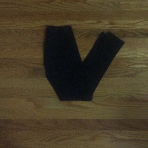 ...... - Picture 1 of 1